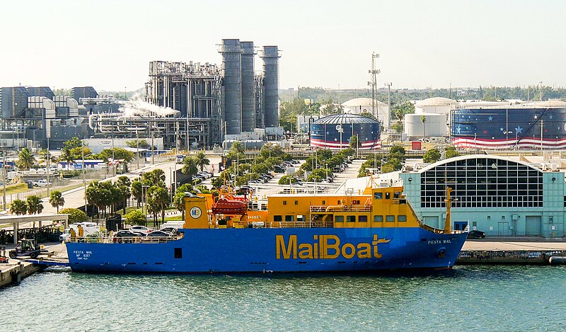 File:Mail Boat in Nassau Bahamas.jpg