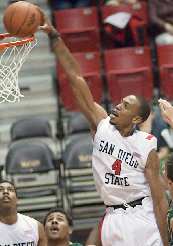 Thomas dunking