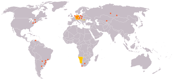 Orange: Amtssprache; gelb: Verkehrssprache