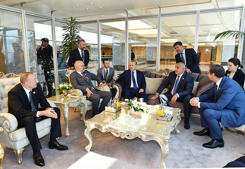 File:Meeting between leaders in Istanbul, Turkey.jpg