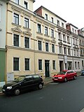 Double tenement house in closed development