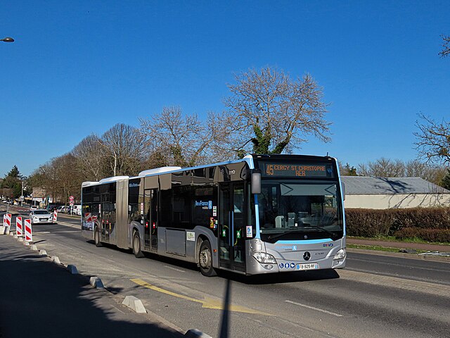 Cergy est desservi par de nombreuses lignes de bus Cergy-Pontoise Confluence