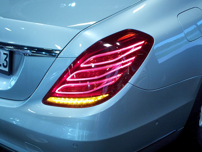 File:Mercedes S-Class LED Tail Light (W222).jpg