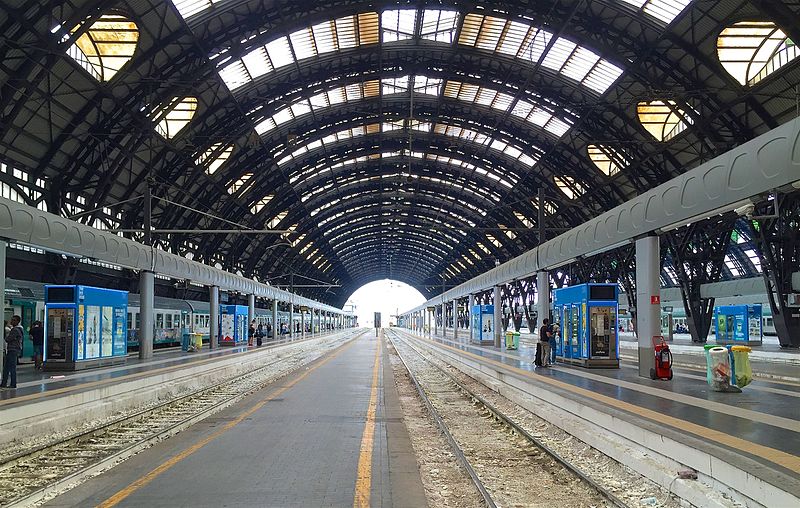 File:Milano Centrale Train Station, Milano, Italy.jpg