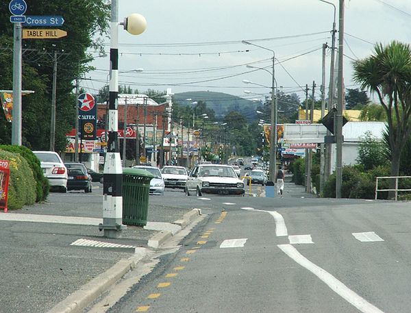 Cars navigate the infamous kink in Union Street, Milton