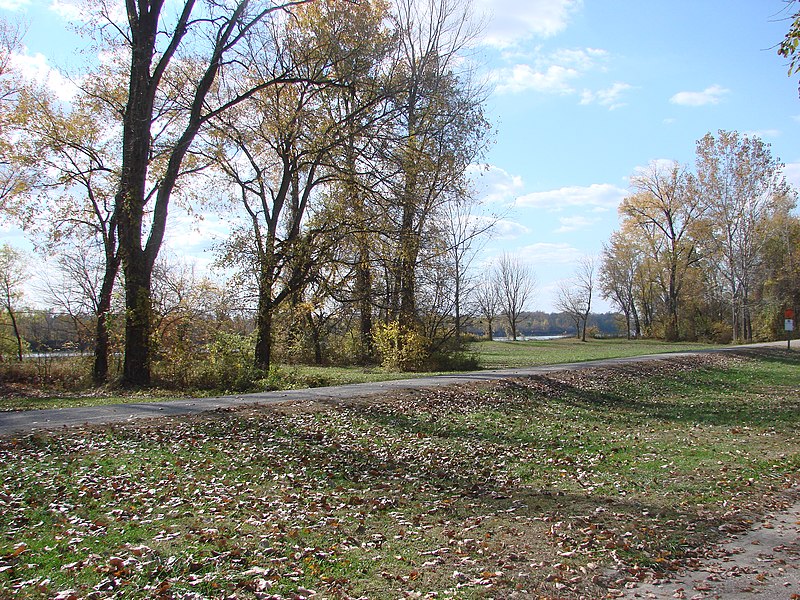 File:Missouri River and Katy Trail Photo 2 - panoramio.jpg