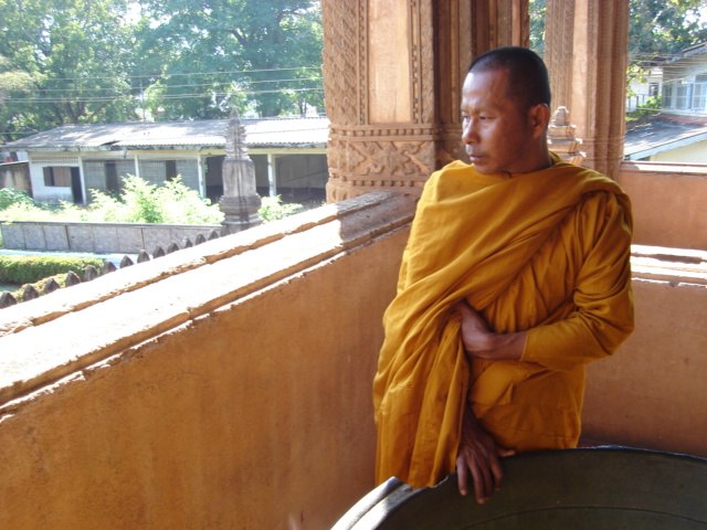 File:Monk_Ho_Pra_Keo_Laos.JPG