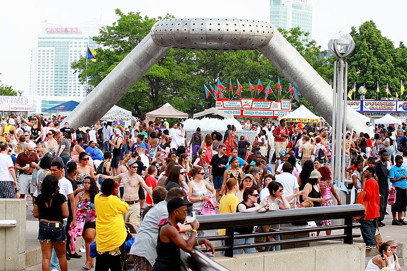 File:Motor City Pride 2011 - crowd - 134.jpg