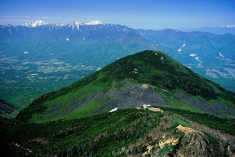 ファイル:Mount Amigasa from Mount Gongen 1995-5-28.jpg