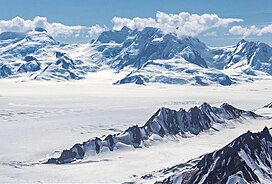 Gunung Huxley dalam Alaska.jpg