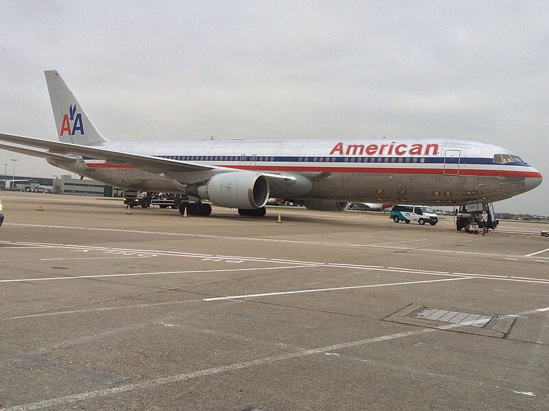 File:N39356 Boeing 763 American (12248976163).jpg