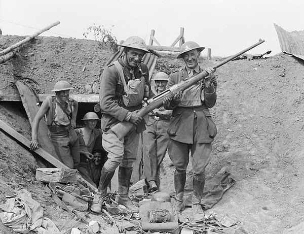 New Zealand Division officers of the British Expeditionary Force with a captured German 13.2mm T-Gewehr anti-tank rifle in Second Battle of Bapaume, F