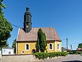 Kirche mit Ausstattung und Kirchhof mit Grabmalen und Einfriedung