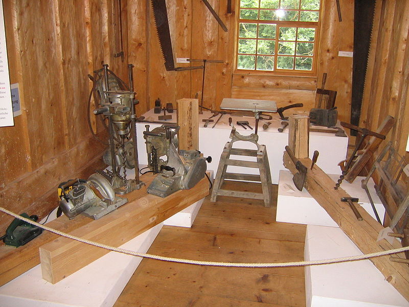 File:Noe carpenters tools.jpg