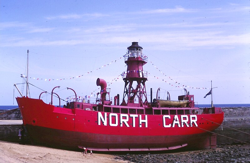 File:North Carr Lightship, Anstruther harbour.jpg