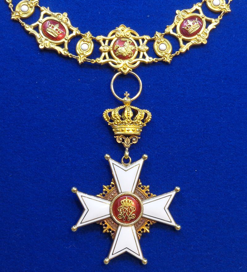 Награды: ордена, медали - Страница 5 800px-Order_of_Berthold_I_grand_cross_collar_badge_%28Baden_1900%29_-_Tallinn_Museum_of_Orders
