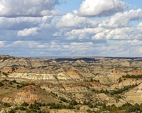 Painted Canyon, Theodore Roosevelt NP ND1.jpg'ye bakmaktadır