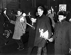 Swedish Prime Minister Olof Palme demonstrates side by side with the North Vietnamese Moscow ambassador Nguyen Tho Chan protesting the war in Vietnam. Palme Vietnam.jpg