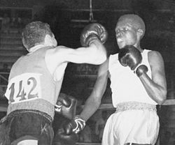 Paolo Curcetti vs Frank Kisekka 1960.jpg