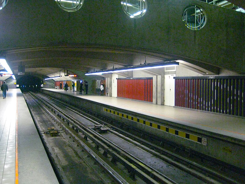 File:ParcMontreal Metro.jpg