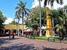 For one Detour option in Merida, teams had to sing with a mariachi band at Parque de Santa Lucia. Parque de Santa Lucia.jpg