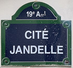 Voir la plaque.