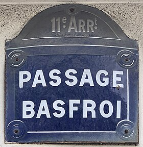 Voir la plaque.