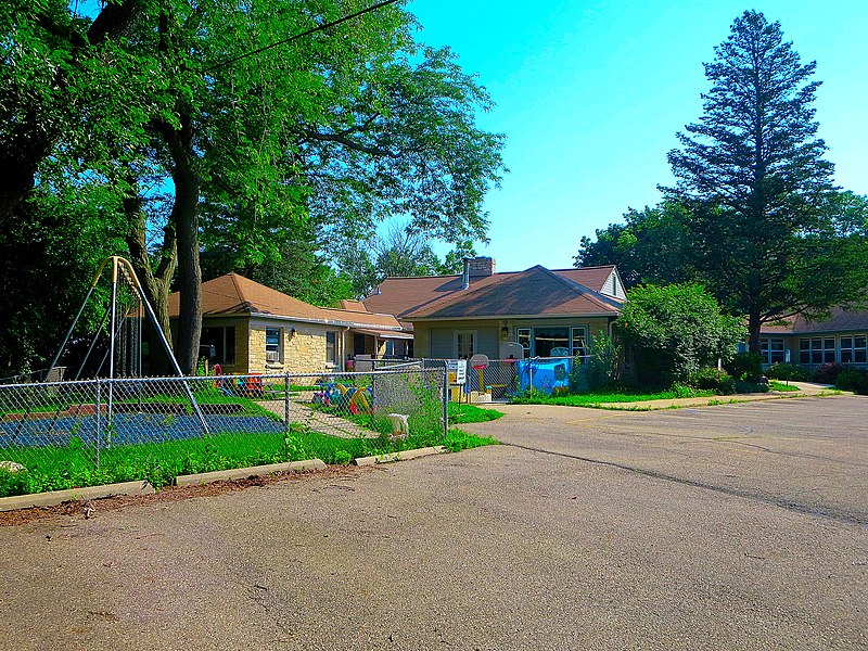 File:Playful Kids Learning Center - panoramio.jpg