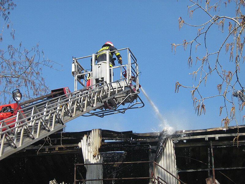 File:Pożar w Kamieniu Pomorskim 13.04.2009 7.jpg