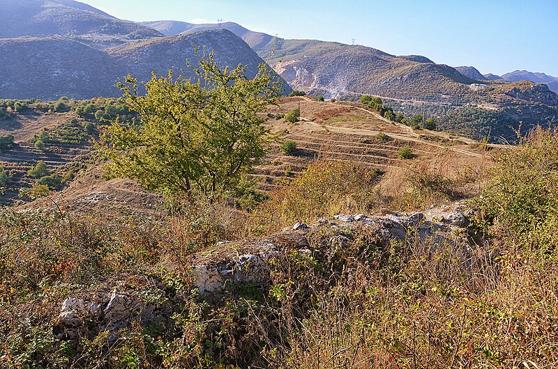 File:Pogradec Castle, Albania 2018 03.jpg