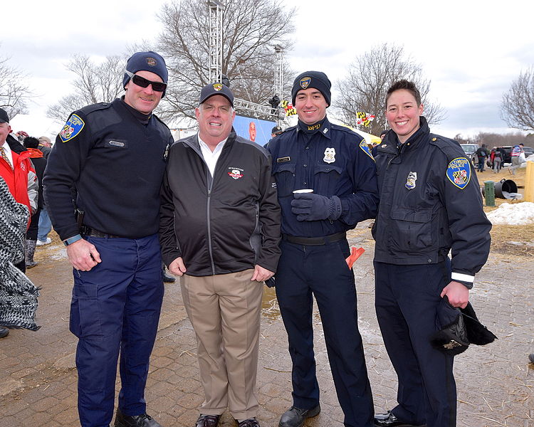 File:Polar Bear Plunge (24671465886).jpg