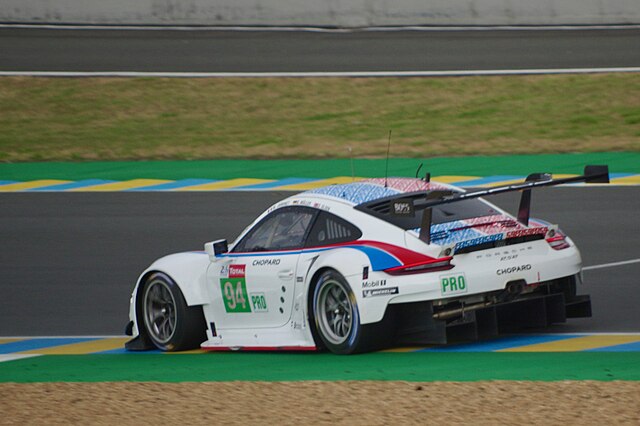 Description de l'image Porsche GT Team's Porsche 911 RSR driven by Mathieu Jaminet, Sven Müller and Dennis Olsen (48127004882).jpg.