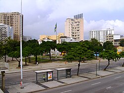 Vista da Praça da Bandeira, que dá nome ao bairro.