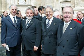 Бившият президент Итамар Франко с бившите президенти Фернанду Енрики Кардозу (третият по ред) и Жузе Сарней (най-вдясно) и тогавашният президент Луис Инасио Лула да Силва (вторият отляво) през 2005 г.