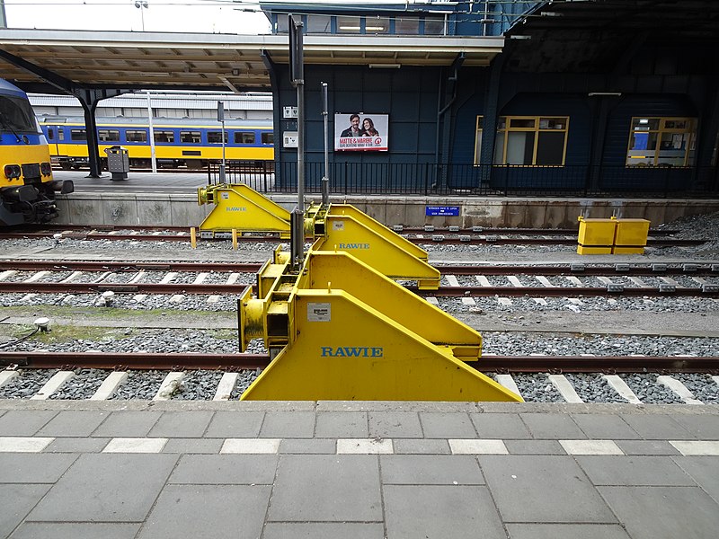 File:Rawie buffer stops in Groningen.jpg