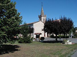 Razac-de-Saussignac'taki kilise ve çevresi