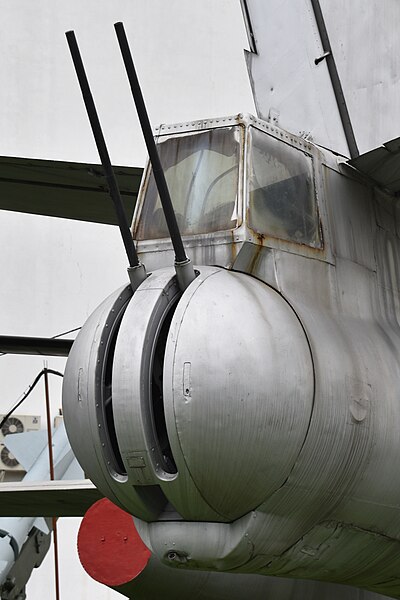 File:Rear turret of Ilyushin Il-28 ’16 red’ (37995218365).jpg