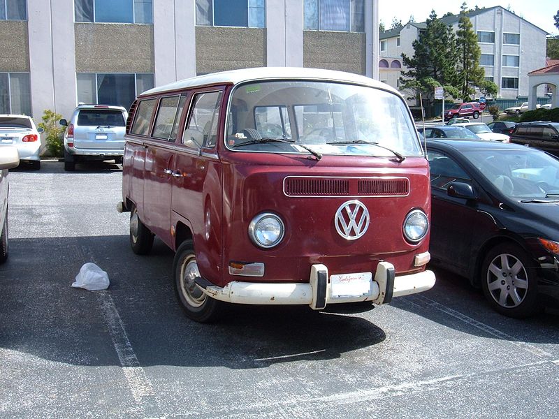 File:Red Volkswagen T2 front.JPG