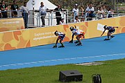 Deutsch: Badminton bei den Olympischen Jugendspielen 2018; Tag 2, 8. Oktober 2018; Halbfinale Jungen Lauf 2 English: Roller speed skating at the 2018 Summer Youth Olympics; day 2, 8 October 2018 – Boys Semifinals run 2