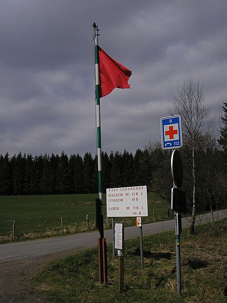 File:Rote Flagge.jpg