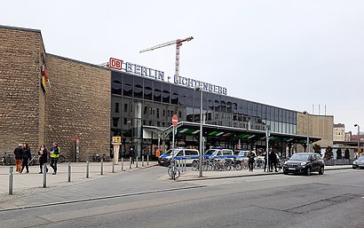 So kommt man zu Bahnhof Berlin-Lichtenberg mit den Öffentlichen - Mehr zum Ort Hier