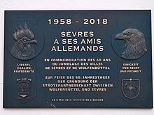 Plaque commémorative du jumelage avec Wolfenbüttel.