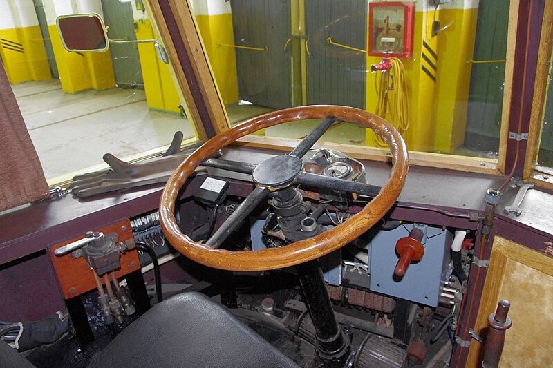 File:Saint Petersburg trolleybus 44 2011-08 1313166200 Museum of Electrical Transport YaTB-1.JPG