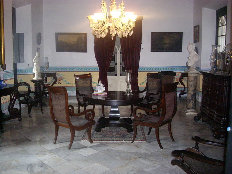 File:Salón del Palacio de los Capitanes Generales.JPG