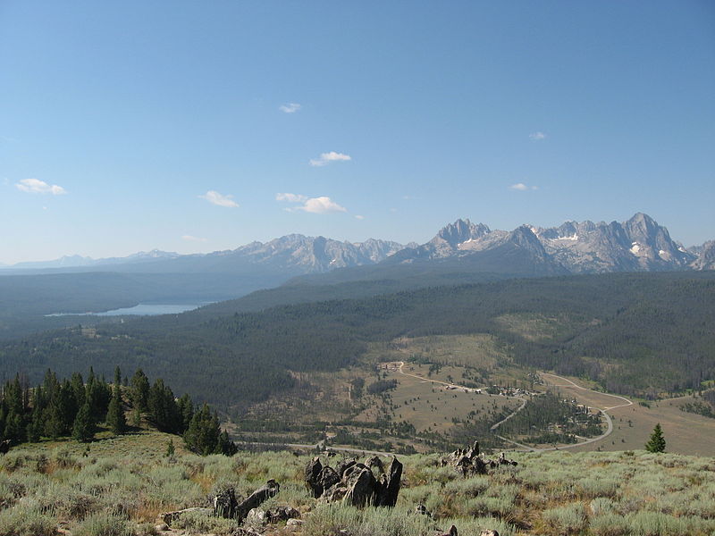 File:Sawtooth Valley.JPG