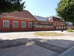 Schule Telemannstraße in HH-Eimsbüttel Schulhof und Gebäude