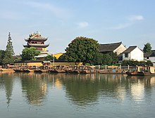 Shanghai Qingpu - Zhujiajiao - Yuanjin Kuil Buddha w Qinghua Pavillion IMG 8296 Dianpu River.jpg