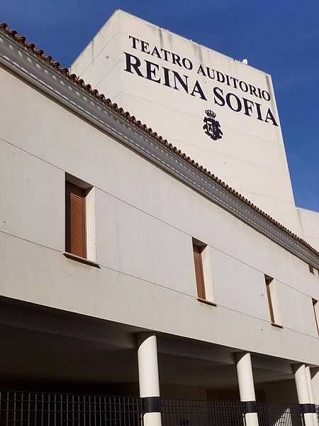 File:Socuéllamos - Teatro Auditorio Reina Sofía 2.JPG