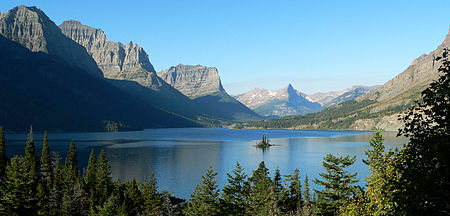 Tập tin:St Mary Lake.jpg