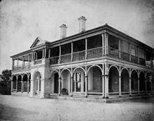 "Whytecliffe", liste on the Brisbane Heritage Register, 1930 StateLibQld 1 124024 Gracious residence, Whytecliffe, at Albion, 1930.jpg